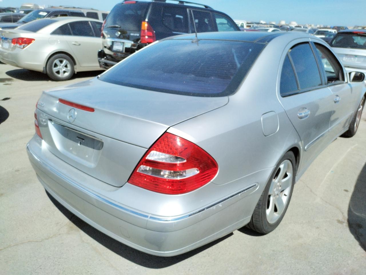 Photo 4 from auction – 2003 MERCEDES-BENZ E 320 with VIN WDBUF65J13A206056