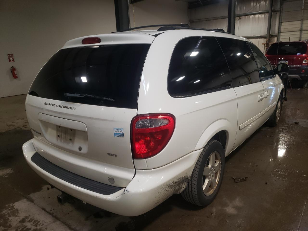 Photo 4 from auction – 2007 DODGE GRAND CARA with VIN 2D4GP44L87R303598