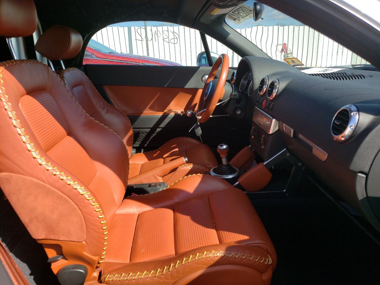 Photo 5 from auction – 2002 AUDI TT with VIN TRUTC28N821036652