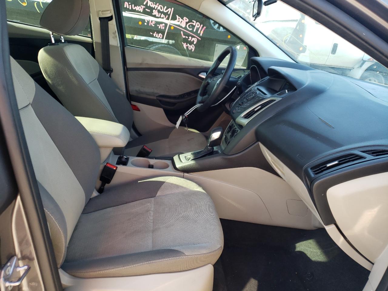Photo 5 from auction – 2014 FORD FOCUS SE with VIN 1FADP3F20EL240331