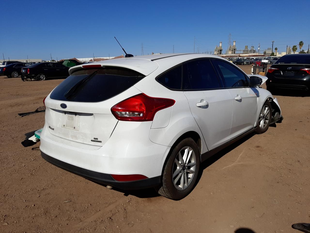 Photo 4 from auction – 2016 FORD FOCUS SE with VIN 1FADP3K20GL254450