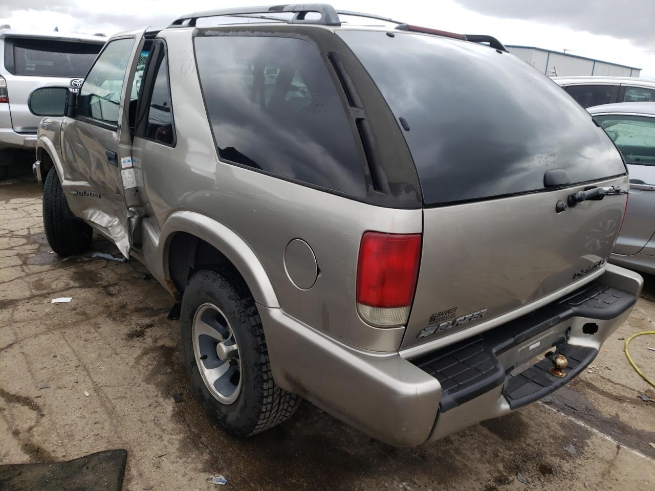 Photo 3 from auction – 2001 CHEVROLET BLAZER with VIN 1GNCS18W41K207395