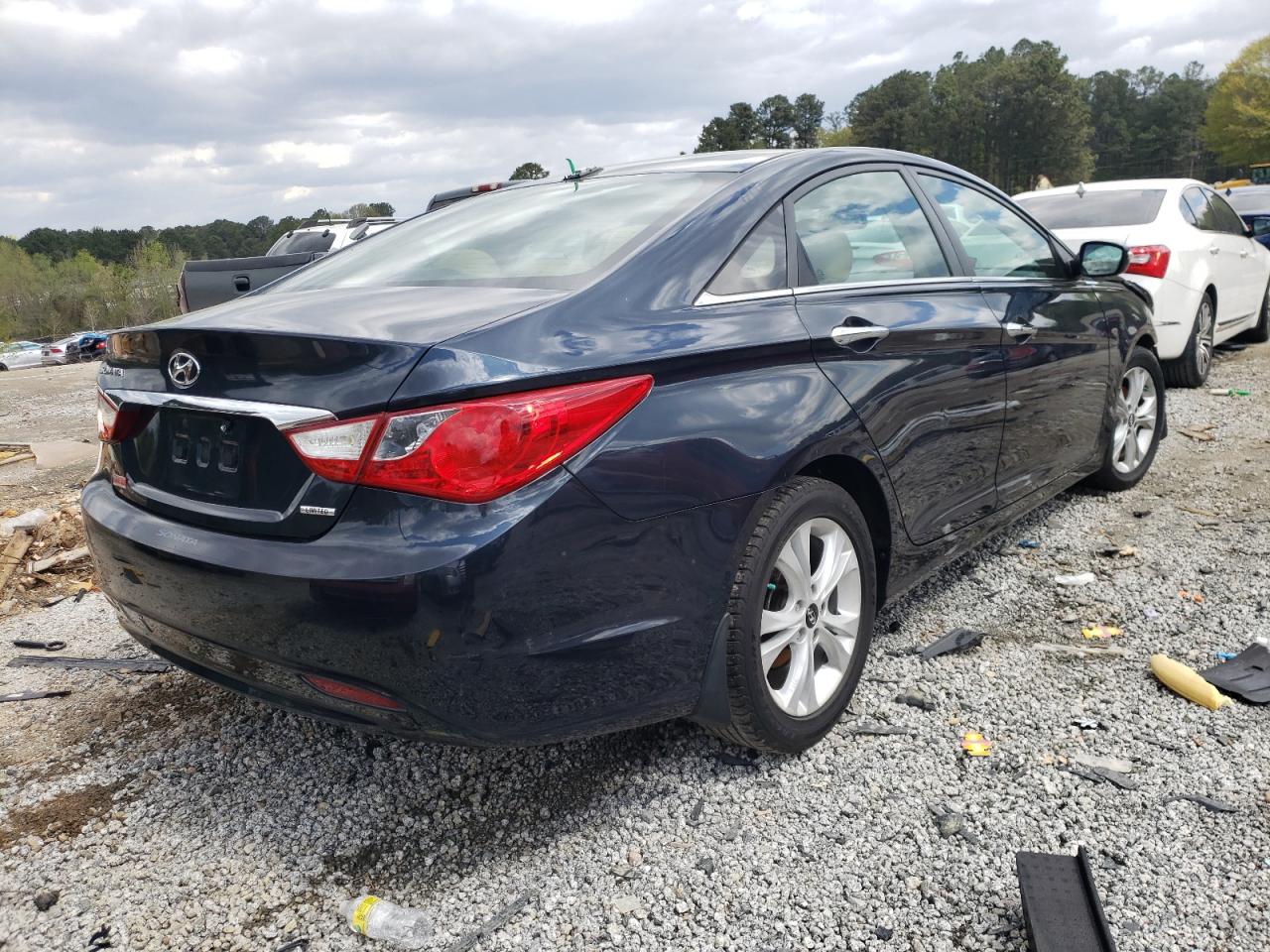 Photo 4 from auction – 2013 HYUNDAI SONATA SE with VIN 5NPEC4AC3DH789847