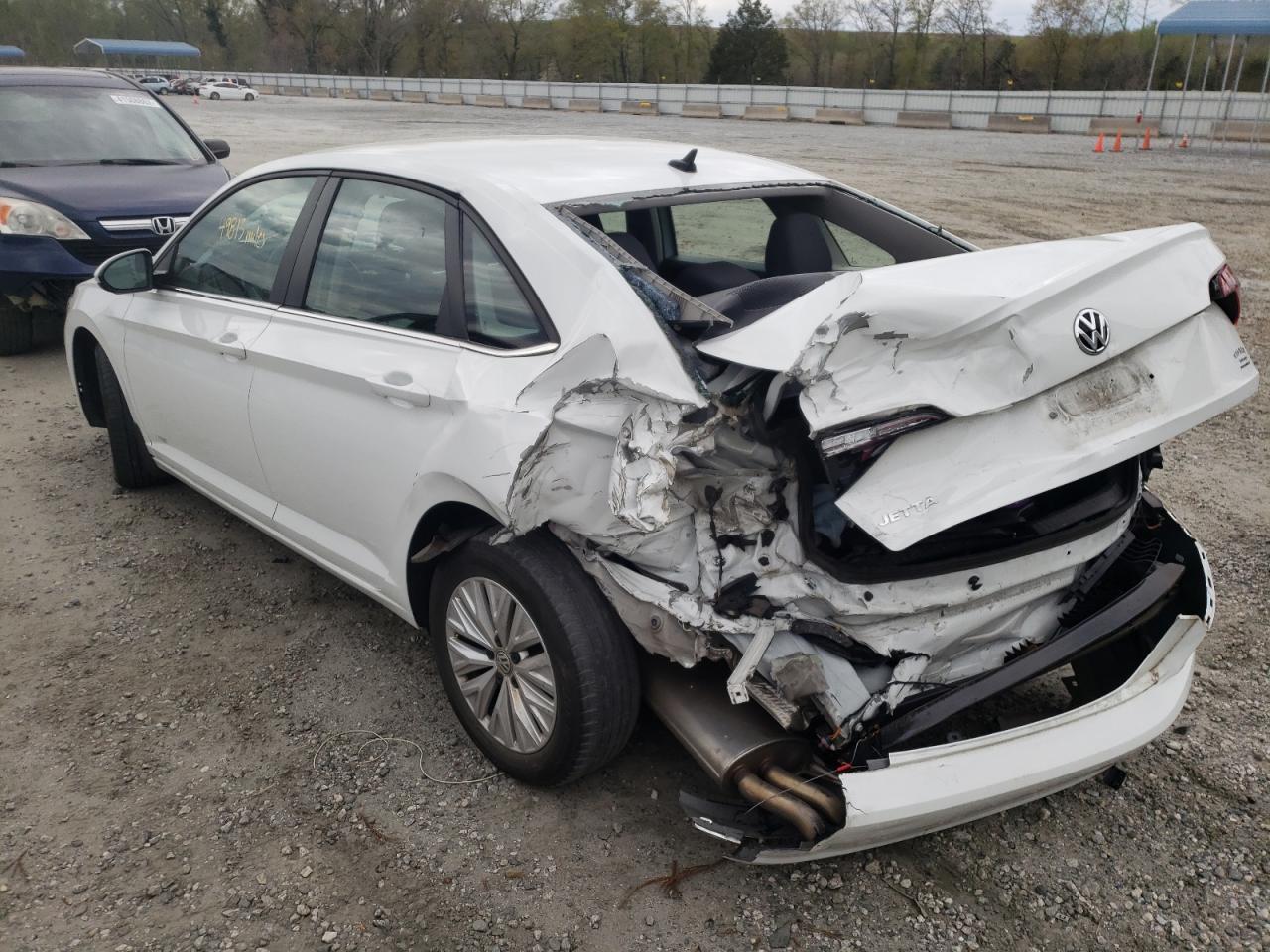 Photo 3 from auction – 2019 VOLKSWAGEN JETTA S with VIN 3VWCB7BU2KM261563