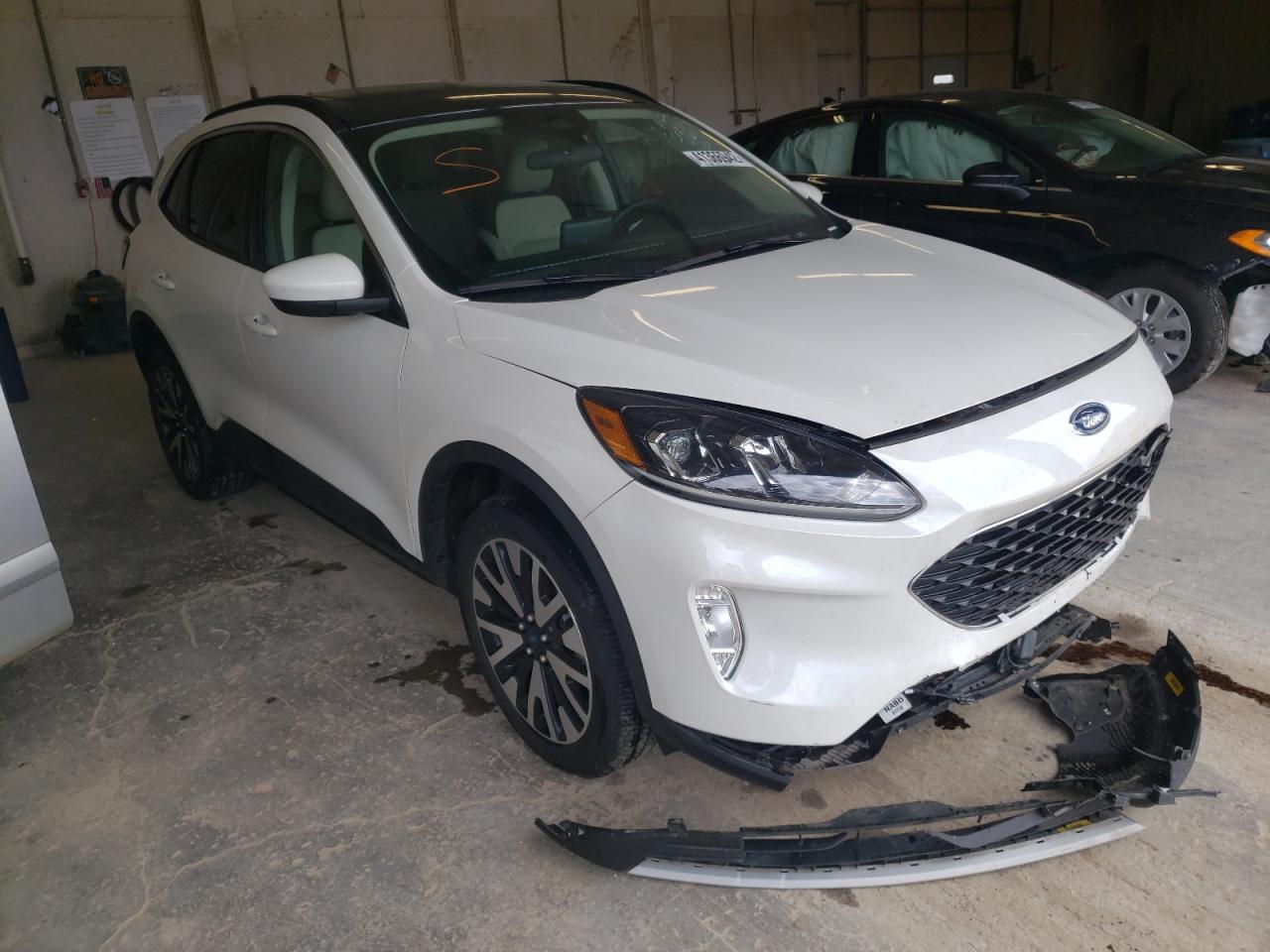 FORD ESCAPE SEL 2020 with VIN 1FMCU9H96LUA63198 - Photo from auction