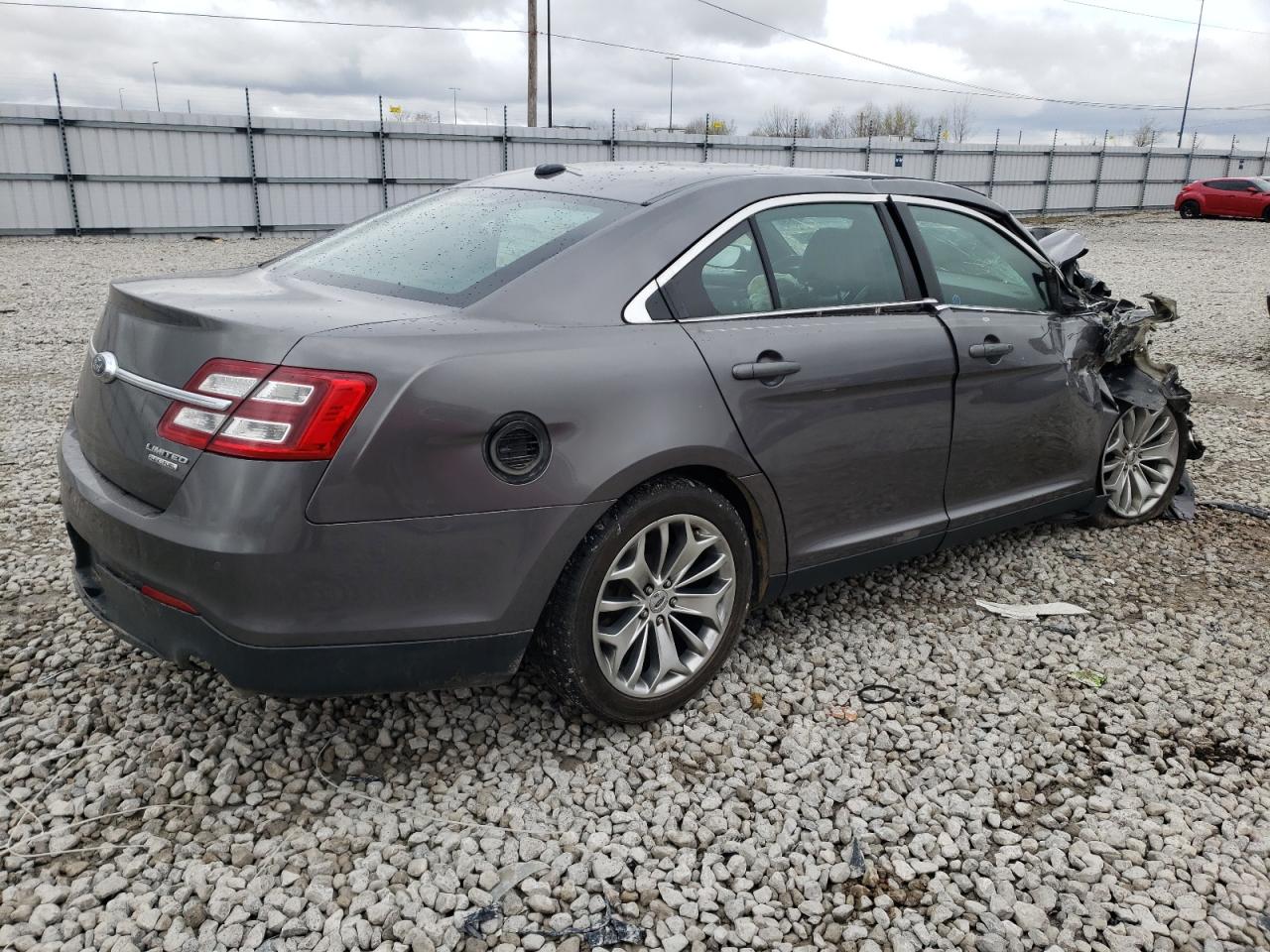 Photo 4 from auction – 2014 FORD TAURUS LIM with VIN 1FAHP2F88EG115344