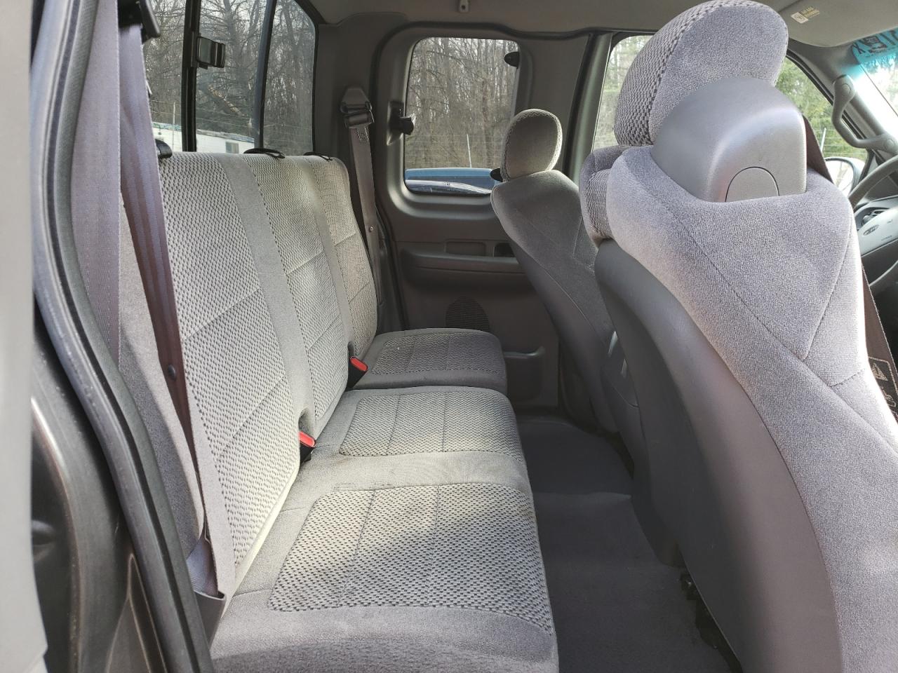 Photo 6 from auction – 2002 FORD F150 with VIN 1FTRX17222NA33328