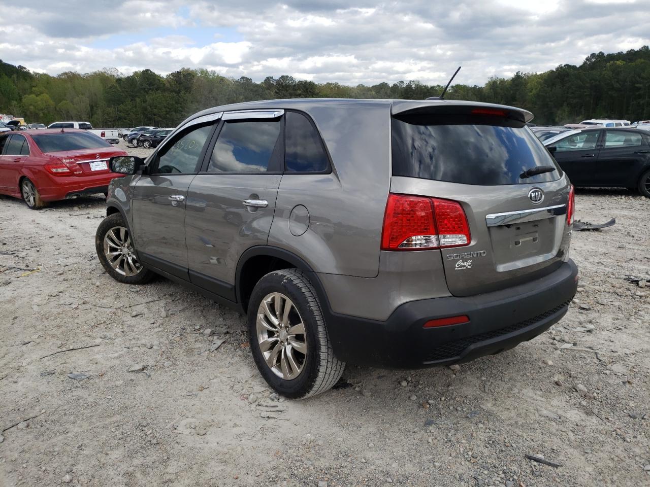 Photo 3 from auction – 2011 KIA SORENTO EX with VIN 5XYKU4A25BG028510