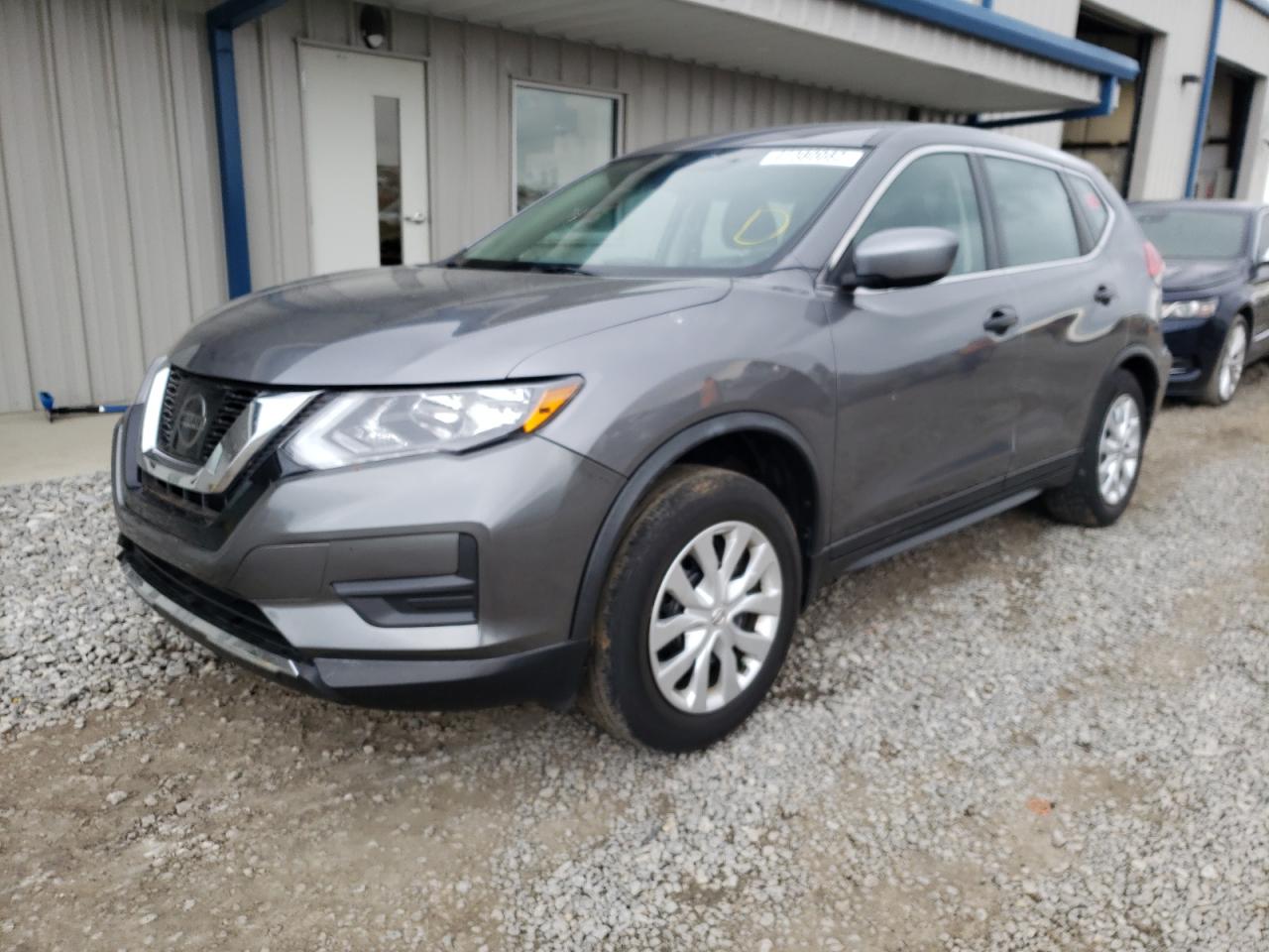 Photo 2 from auction – 2017 NISSAN ROGUE S with VIN KNMAT2MT1HP599330