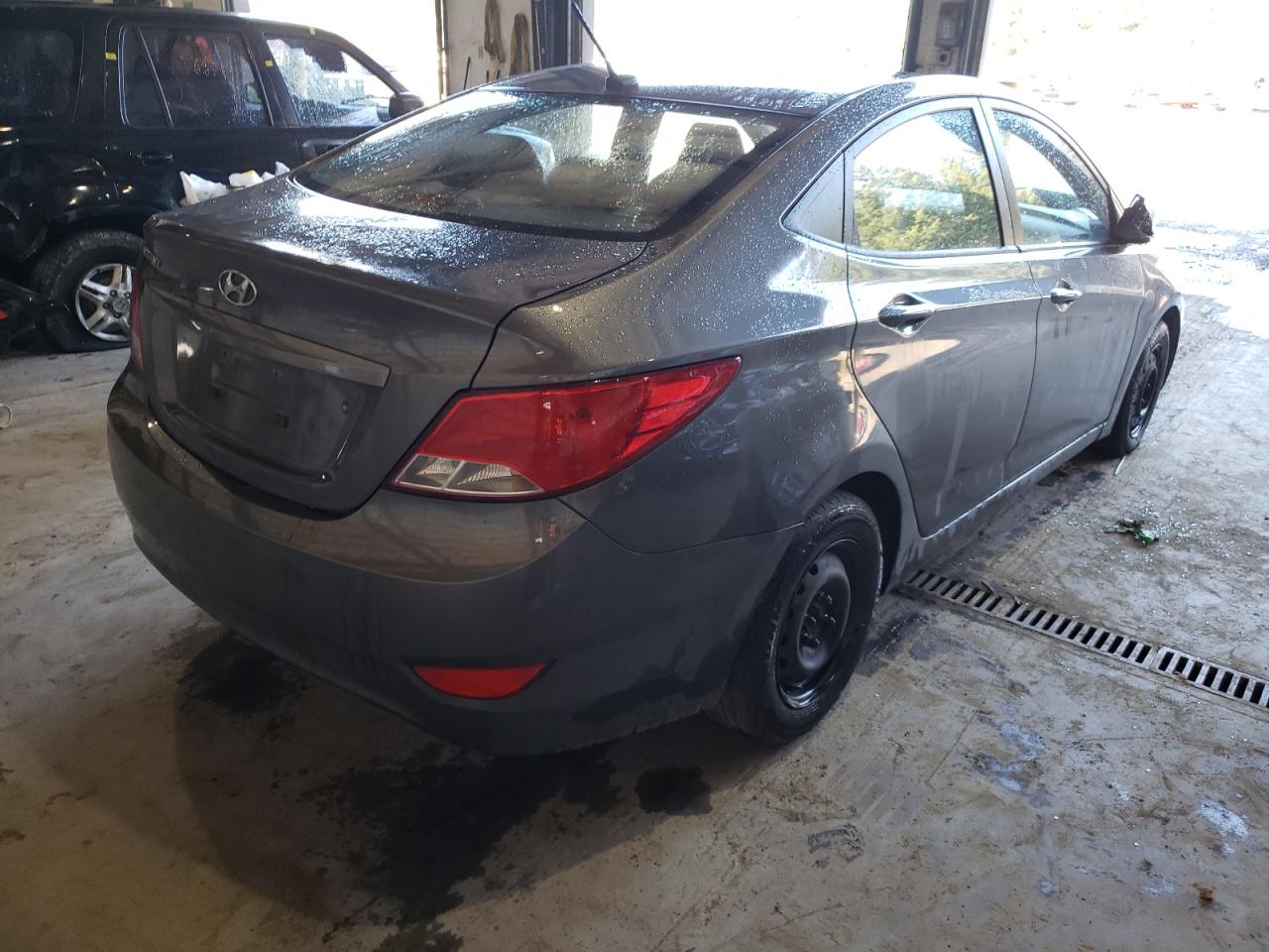 Photo 4 from auction – 2015 HYUNDAI ACCENT GLS with VIN KMHCT4AE0FU862931