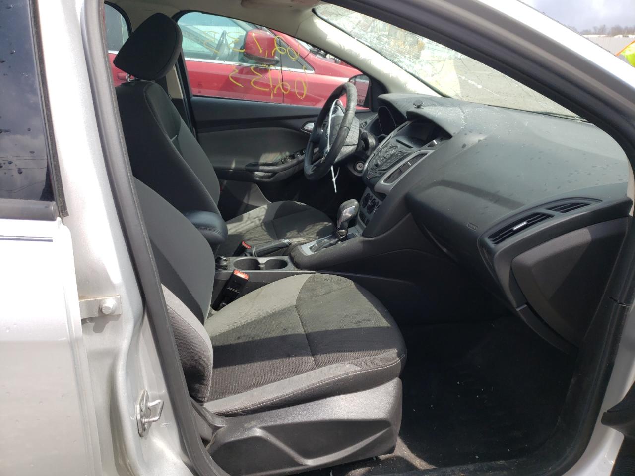 Photo 5 from auction – 2014 FORD FOCUS SE with VIN 1FADP3F22EL448971