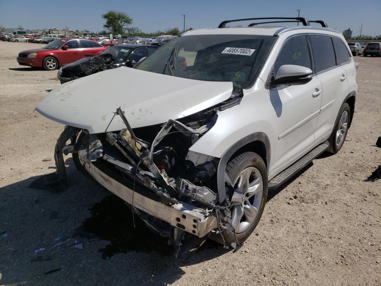 Photo 2 from auction – 2015 TOYOTA HIGHLANDER with VIN 5TDYKRFH7FS069014