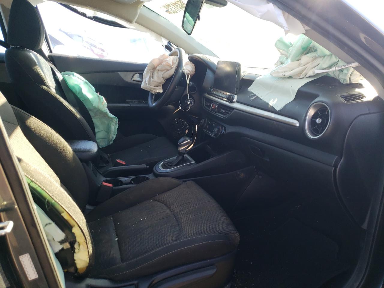 Photo 5 from auction – 2019 KIA FORTE FE with VIN 3KPF24AD4KE111075
