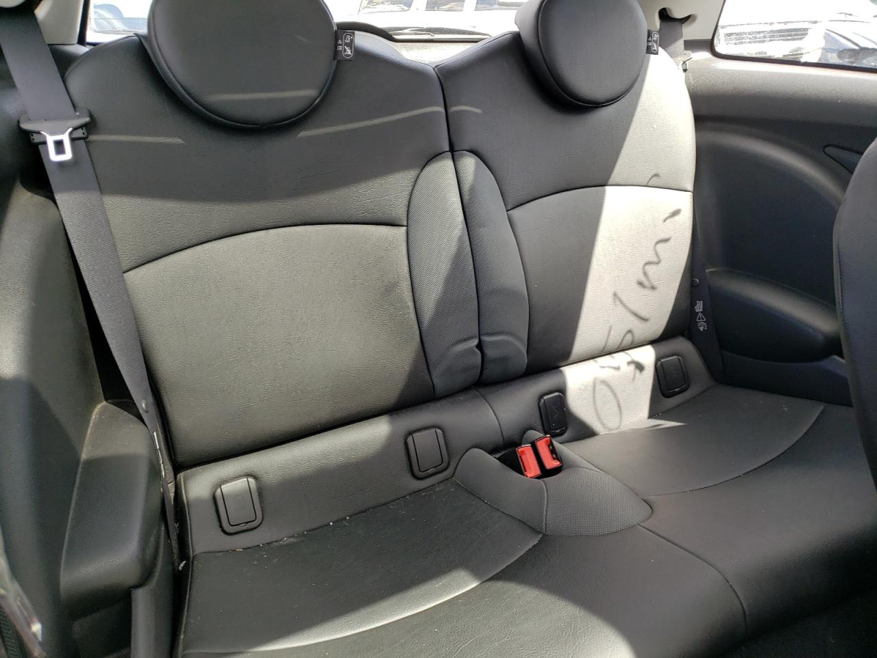 Photo 6 from auction – 2009 MINI COOPER with VIN WMWMF33599TW79588