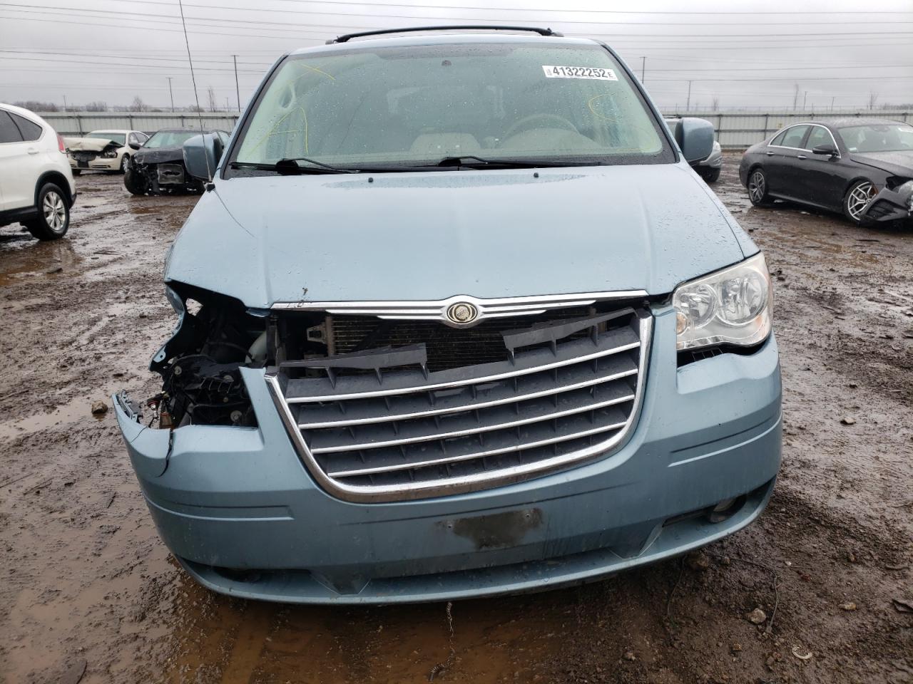 Photo 9 from auction – 2010 CHRYSLER TOWN & COU with VIN 2A4RR5D15AR151298