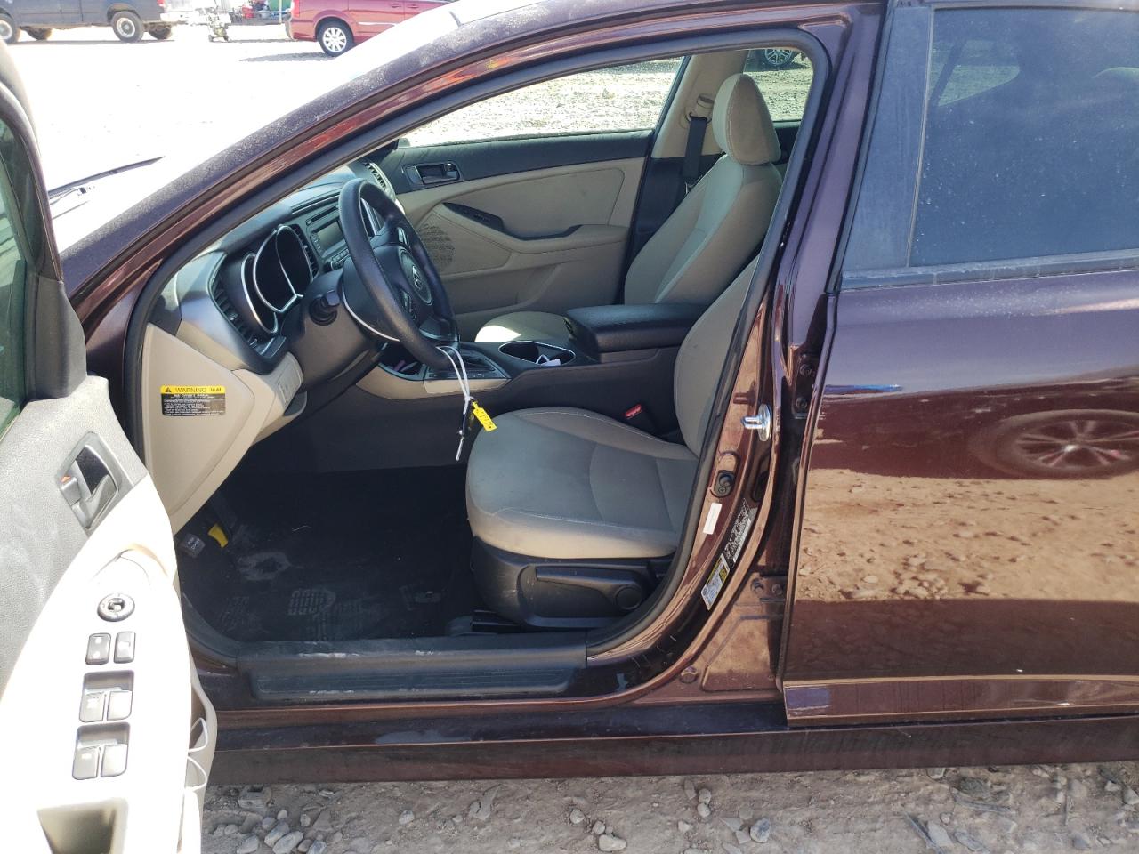 Photo 5 from auction – 2015 KIA OPTIMA LX with VIN 5XXGM4A70FG477878
