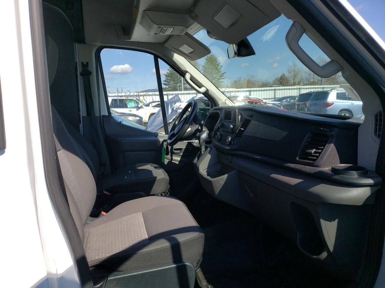 Photo 5 from auction – 2020 FORD TRANSIT T- with VIN 1FTBR1C81LKA51022