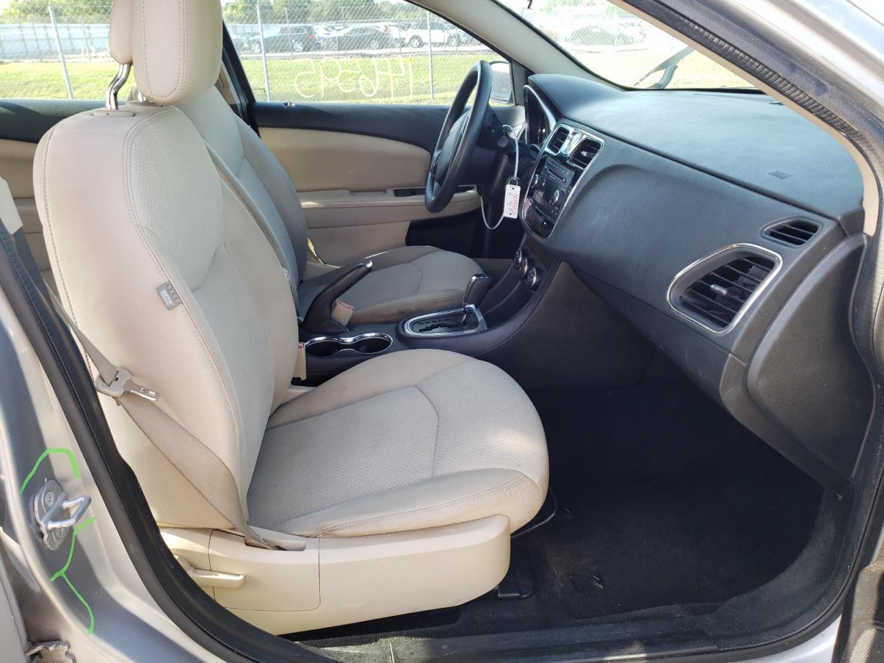 Photo 5 from auction – 2013 CHRYSLER 200 LX with VIN 1C3CCBAB8DN689699