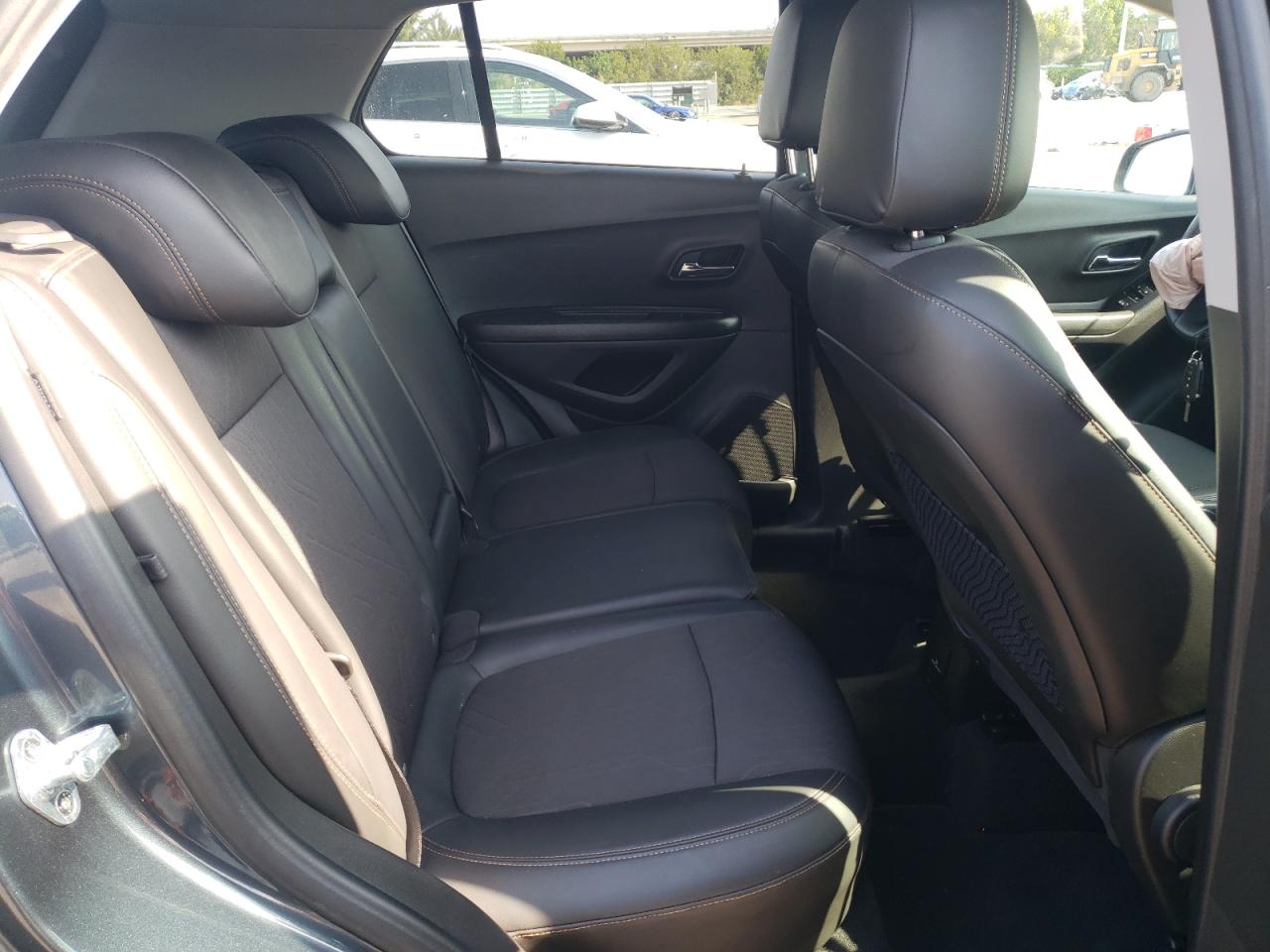 Photo 6 from auction – 2021 CHEVROLET TRAX 1LT with VIN KL7CJLSB2MB327243