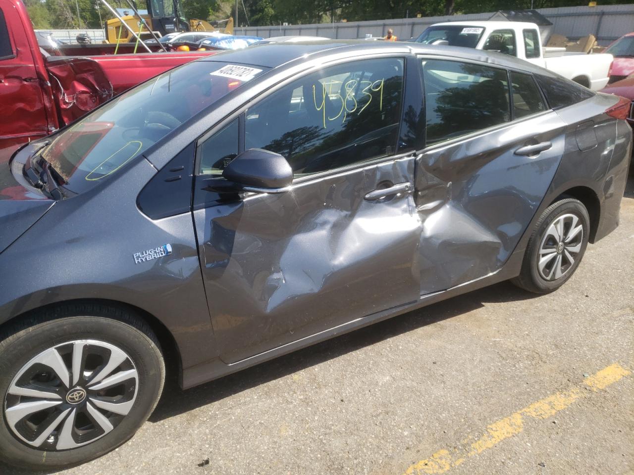 Photo 9 from auction – 2017 TOYOTA PRIUS PRIM with VIN JTDKARFP9H3057628