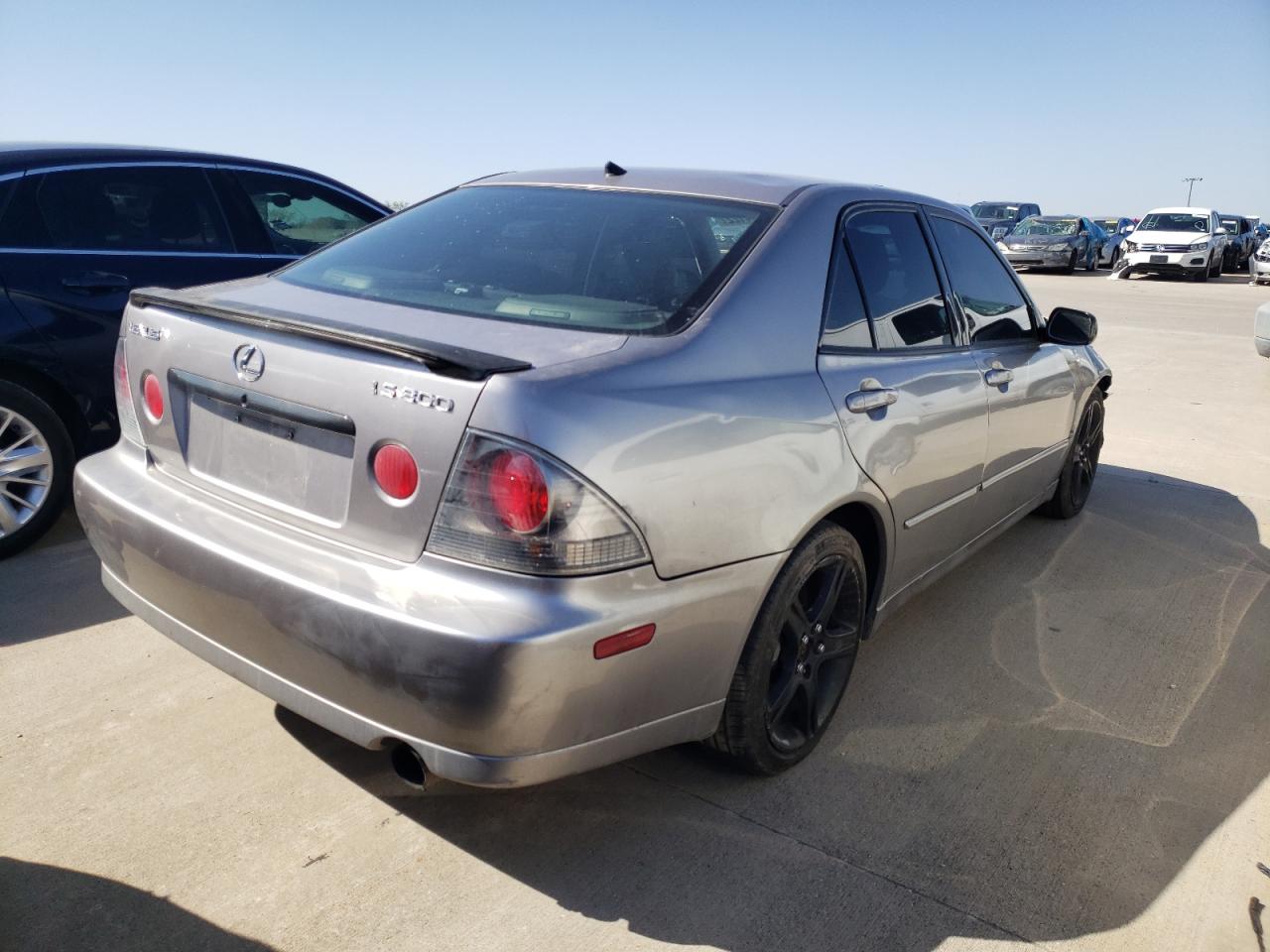 Photo 4 from auction – 2004 LEXUS IS 300 with VIN JTHBD192540087714