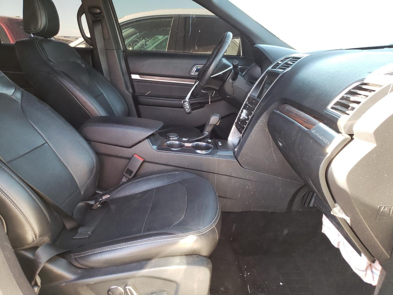 Photo 5 from auction – 2018 FORD EXPLORER L with VIN 1FM5K8F89JGB67456