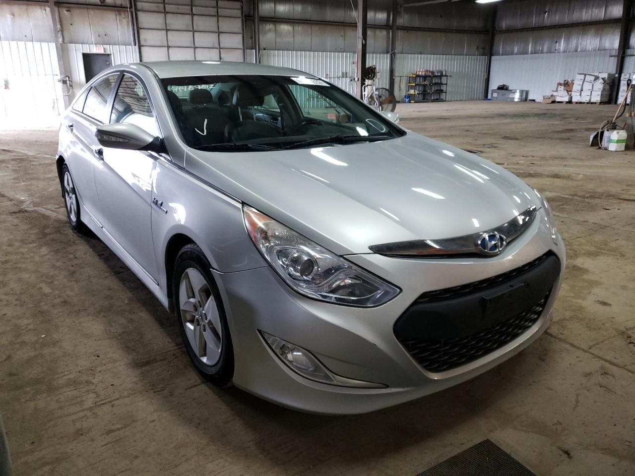 HYUNDAI SONATA HYB 2012 with VIN KMHEC4A47CA020049 - Photo from auction