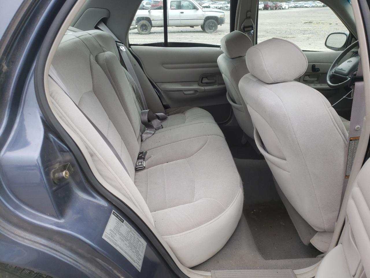 Photo 6 from auction – 1998 FORD CROWN VIC with VIN 2FAFP74W9WX165851