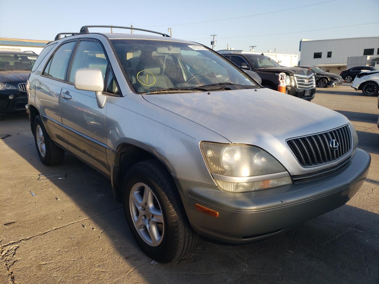 Photo 1 from auction – 1999 LEXUS RX 300 with VIN JT6HF10U5X0033829