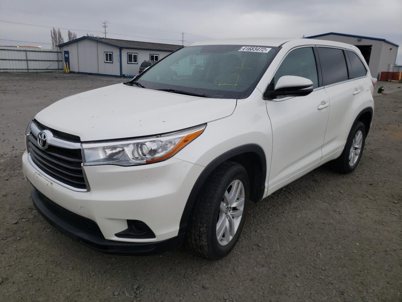 Photo 2 from auction – 2016 TOYOTA HIGHLANDER with VIN 5TDZKRFH3GS182870