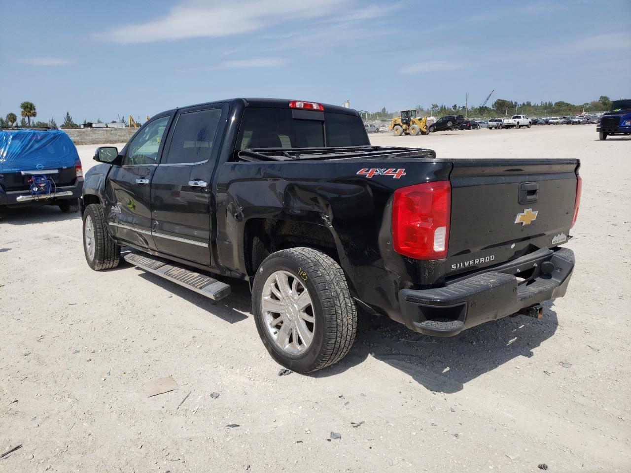 Фото 3 с аукциона – 2017 CHEVROLET SILVERADO с VIN 3GCUKTEC8HG447960