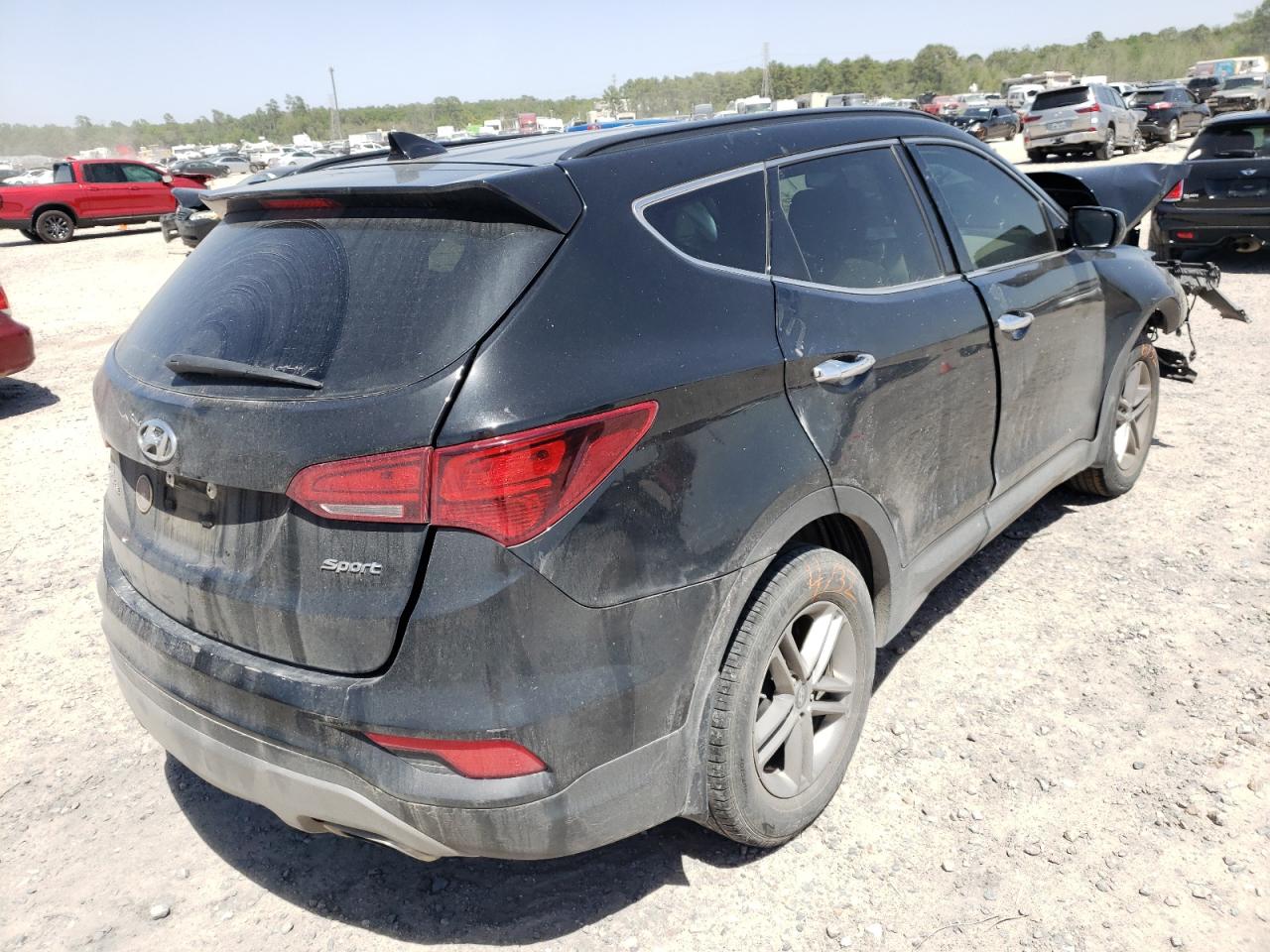 Photo 4 from auction – 2017 HYUNDAI SANTA FE S with VIN 5NMZU3LB2HH019672