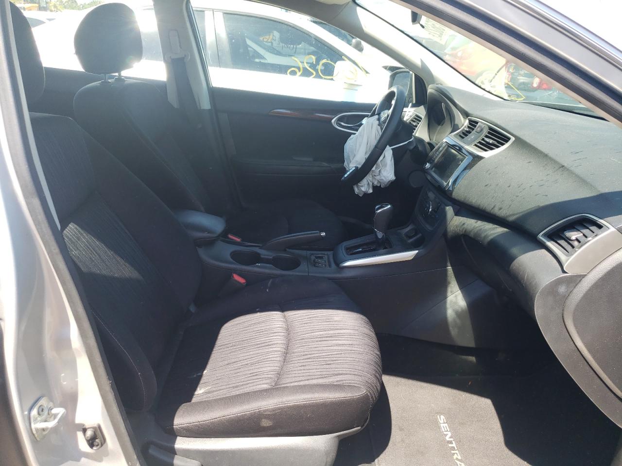 Photo 5 from auction – 2019 NISSAN SENTRA S with VIN 3N1AB7AP1KY219922