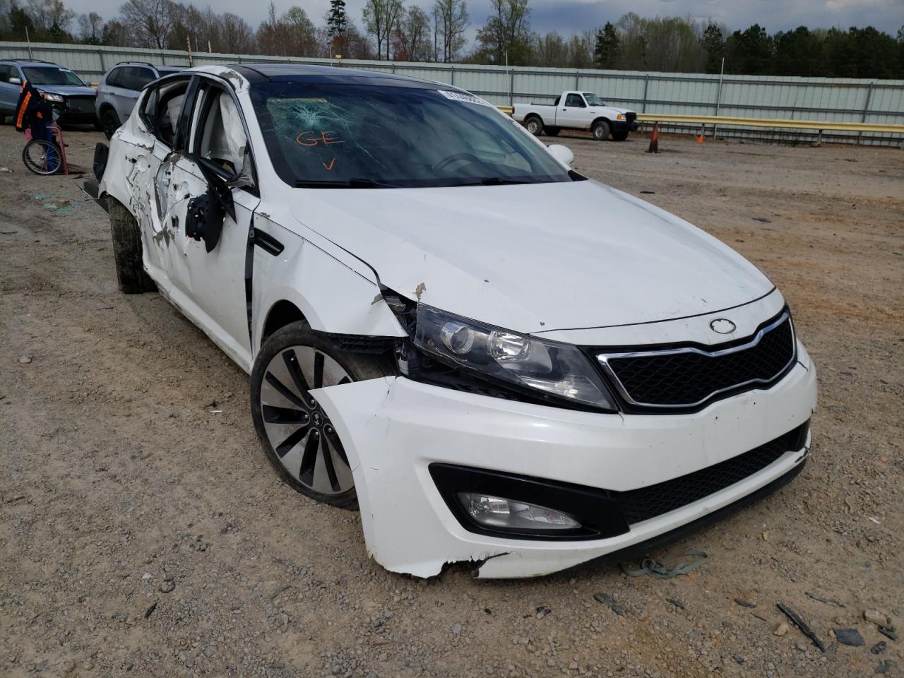KIA OPTIMA SX 2012 with VIN 5XXGR4A64CG010032 - Photo from auction