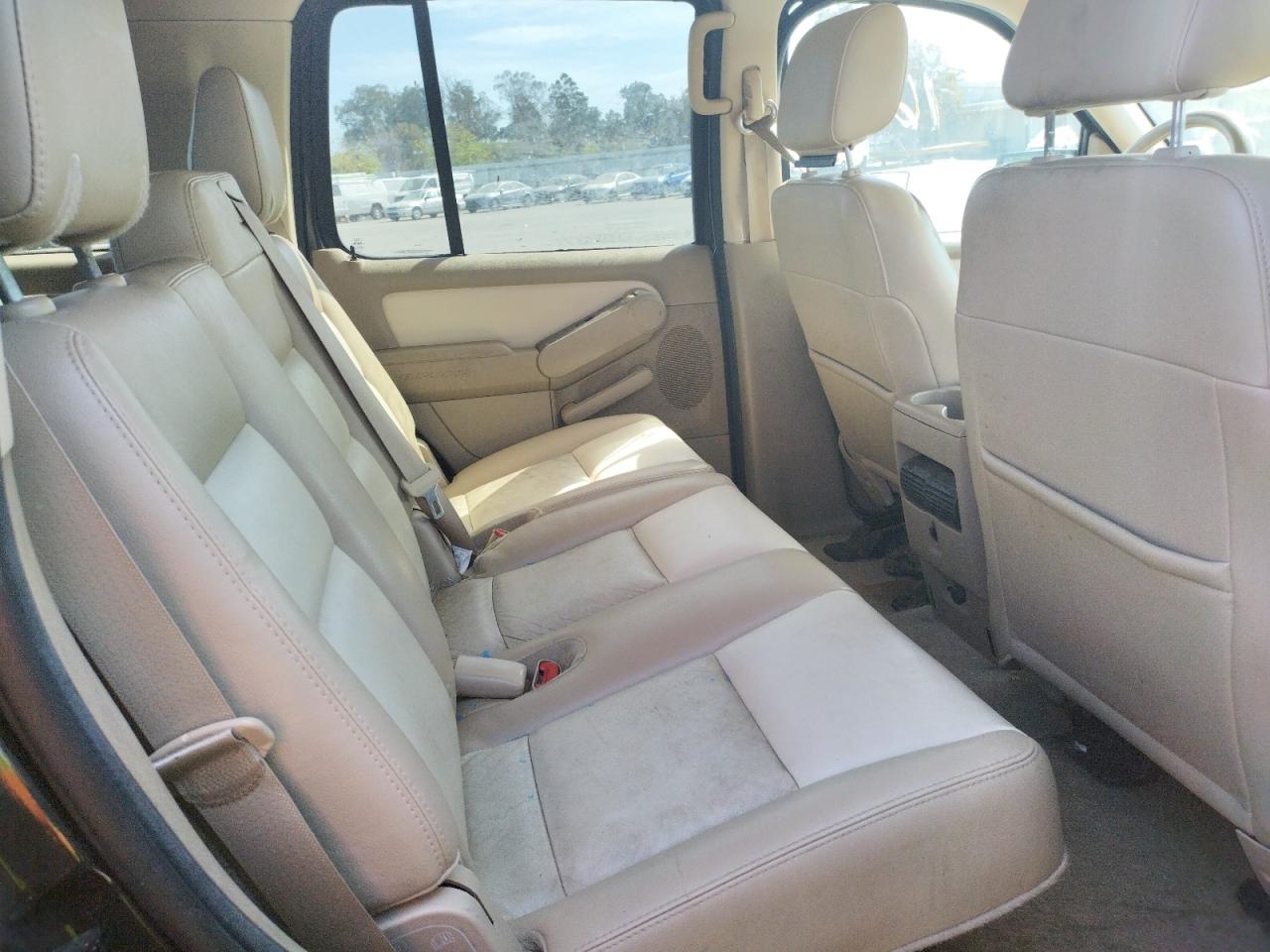 صورة رقم 6 من المزاد - 2007 FORD EXPLORER L مع VIN 1FMEU65E57UA62235