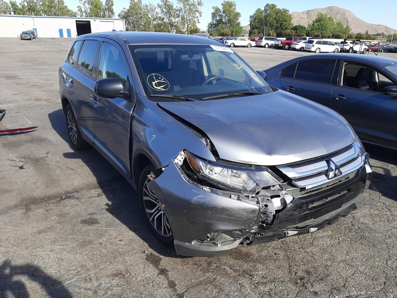 MITSUBISHI OUTLANDER 2018 with VIN JA4AD2A36JZ052804 - Photo from auction