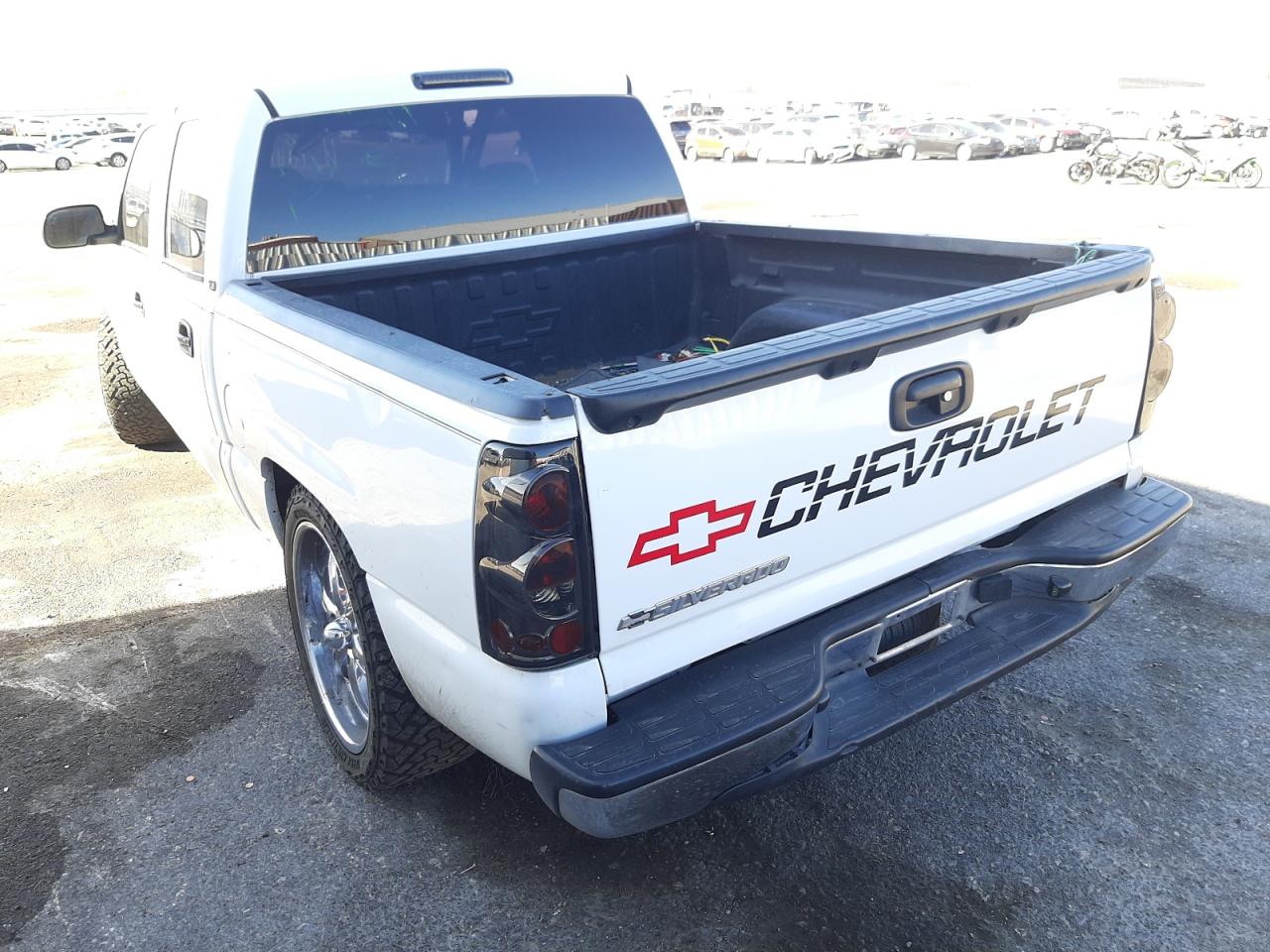 Photo 3 from auction – 2006 CHEVROLET SILVERADO with VIN 2GCEC13V361344641