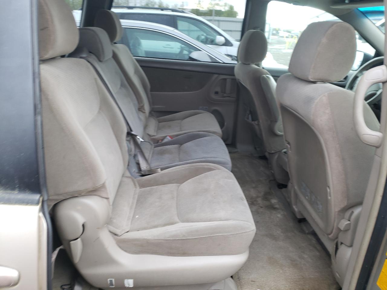 Photo 6 from auction – 2004 TOYOTA SIENNA CE with VIN 5TDZA23C84S050508