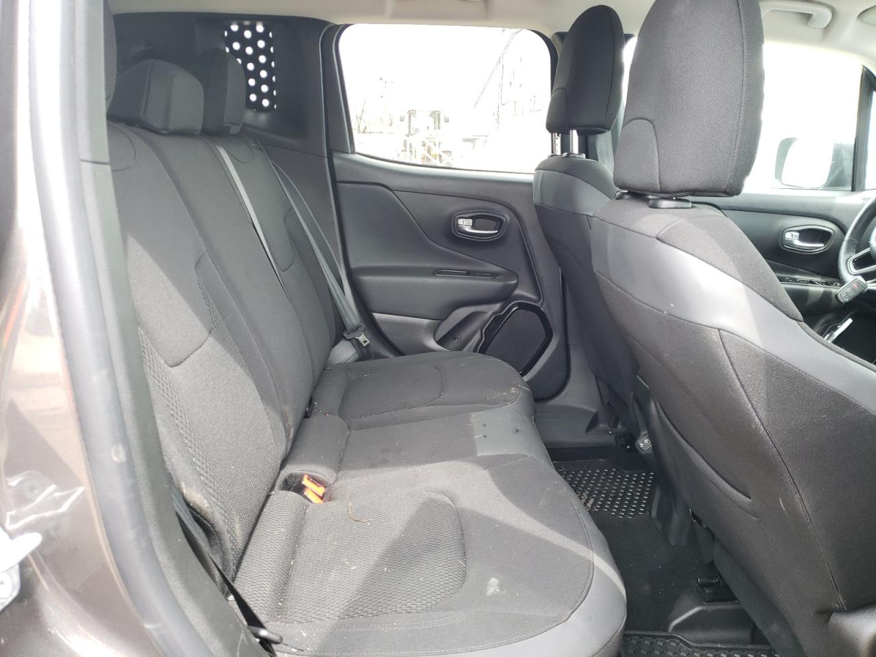 Photo 6 from auction – 2018 JEEP RENEGADE L with VIN ZACCJABB3JPJ71140