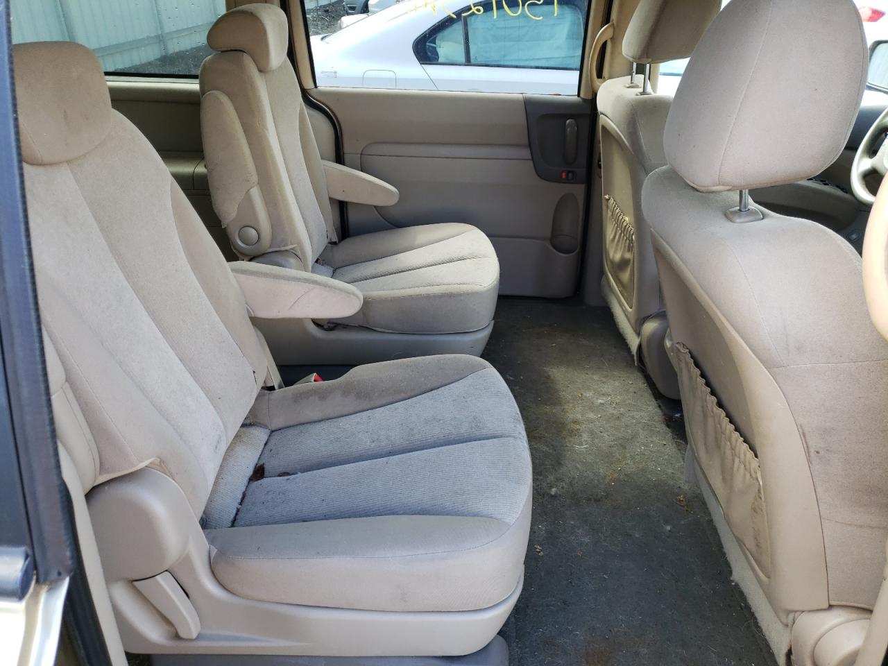 Photo 6 from auction – 2010 KIA SEDONA LX with VIN KNDMG4C36A6325888