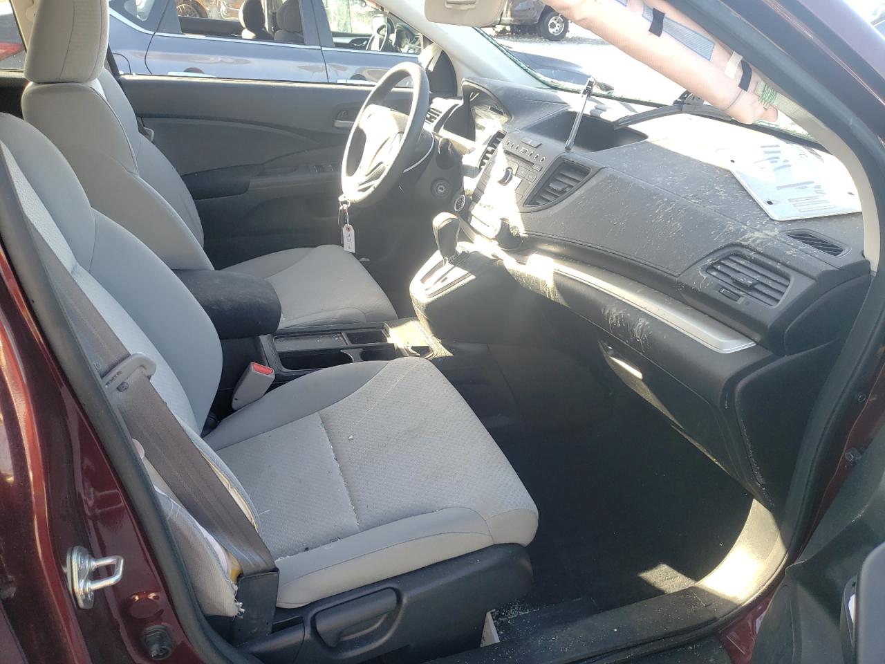 Photo 5 from auction – 2016 HONDA CR-V SE with VIN 2HKRM3H41GH559347