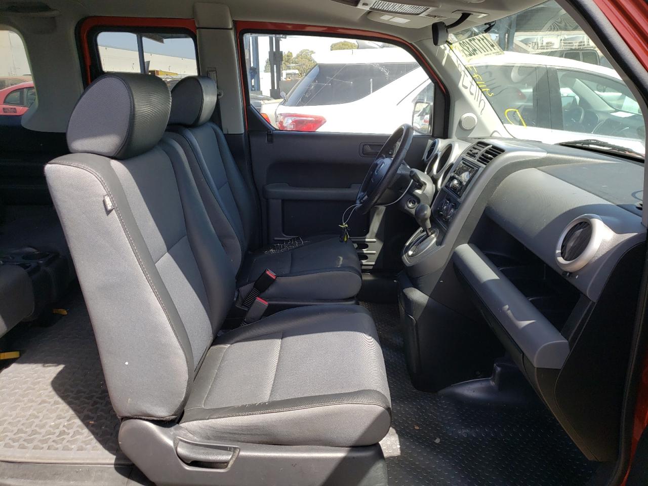 Photo 5 from auction – 2004 HONDA ELEMENT EX with VIN 5J6YH28644L038653
