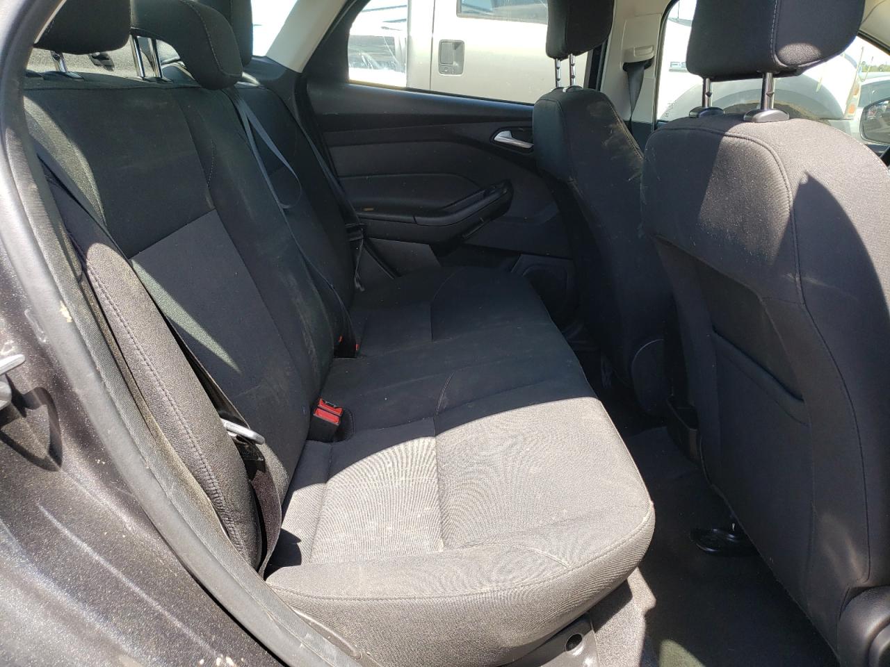 Photo 6 from auction – 2018 FORD FOCUS SE with VIN 1FADP3FE4JL265706