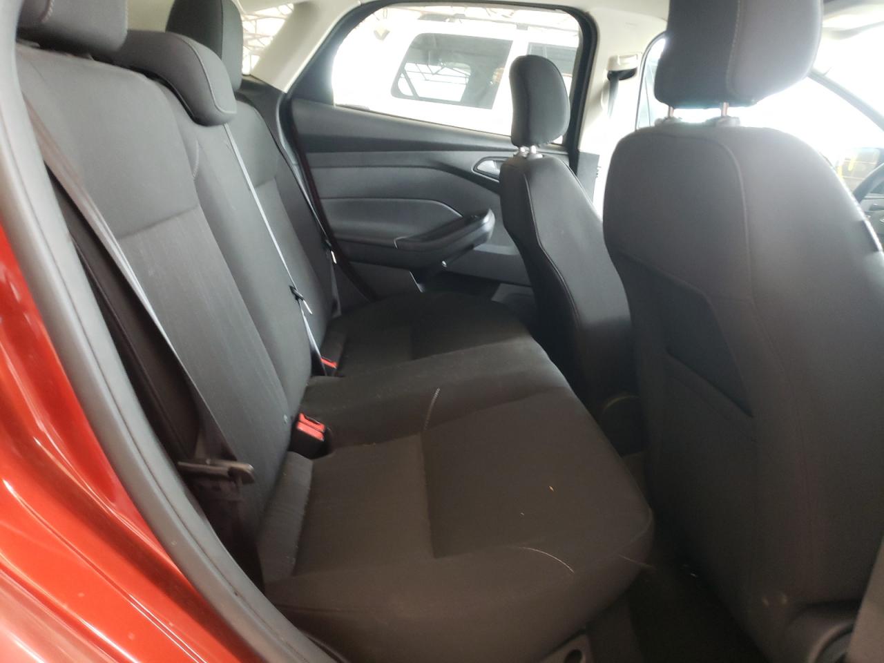 Photo 6 from auction – 2018 FORD FOCUS SE with VIN 1FADP3FEXJL255617