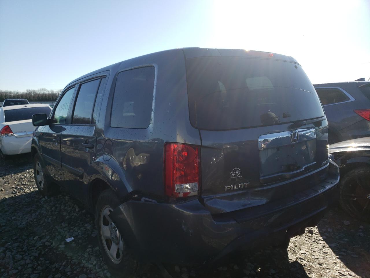 Photo 3 from auction – 2012 HONDA PILOT LX with VIN 5FNYF4H25CB063096