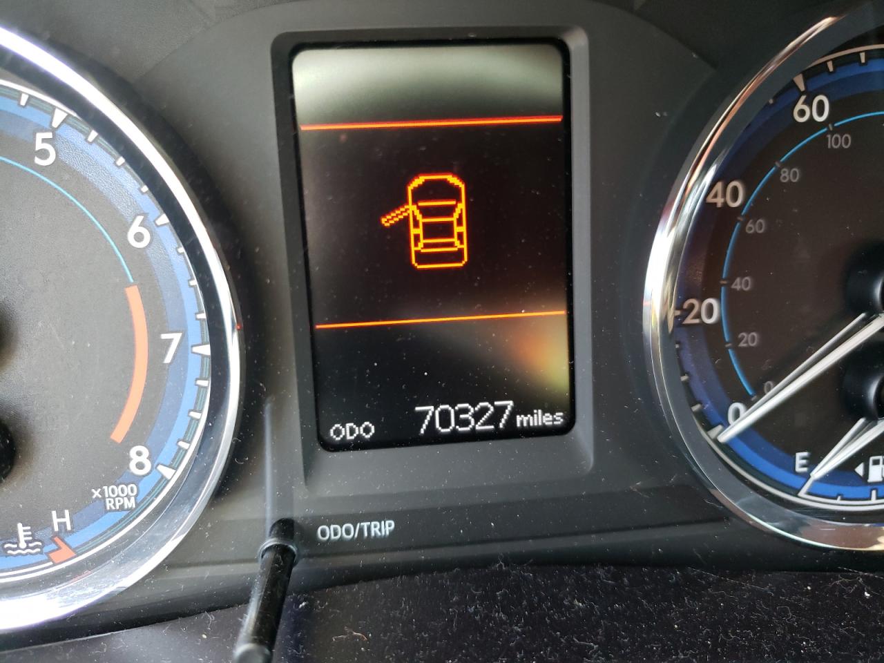Photo 8 from auction – 2017 TOYOTA COROLLA L with VIN 5YFBURHE2HP627592