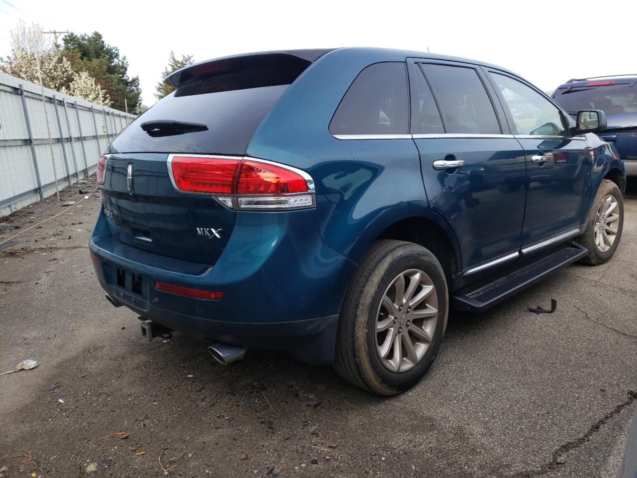 Photo 4 from auction – 2011 LINCOLN MKX with VIN 2LMDJ6JK1BBJ01552