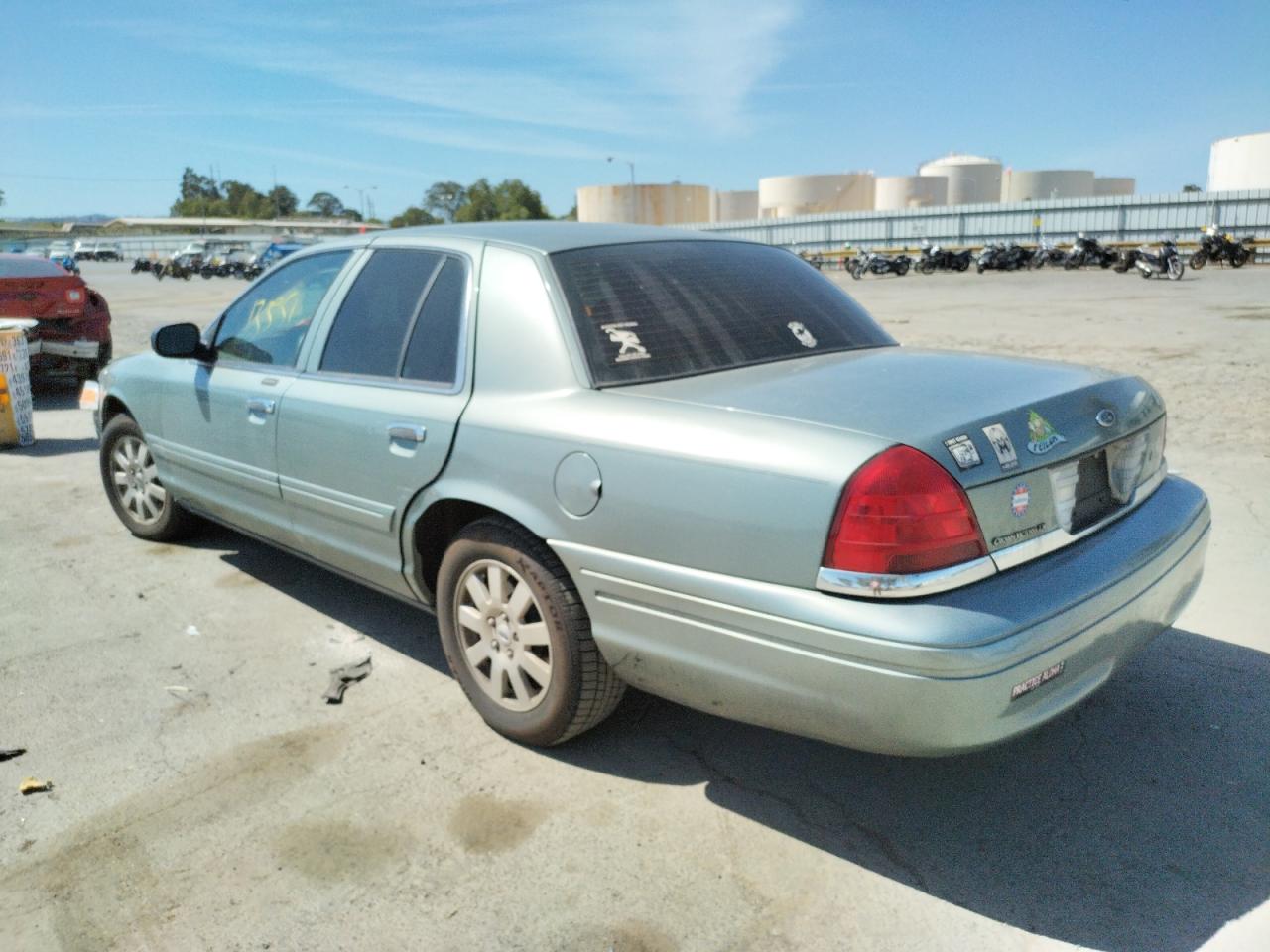 Photo 3 from auction – 2006 FORD CROWN VICT with VIN 2FAFP74W66X128904