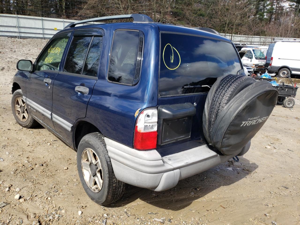 Photo 3 from auction – 2003 CHEVROLET TRACKER with VIN 2CNBJ13C536918321
