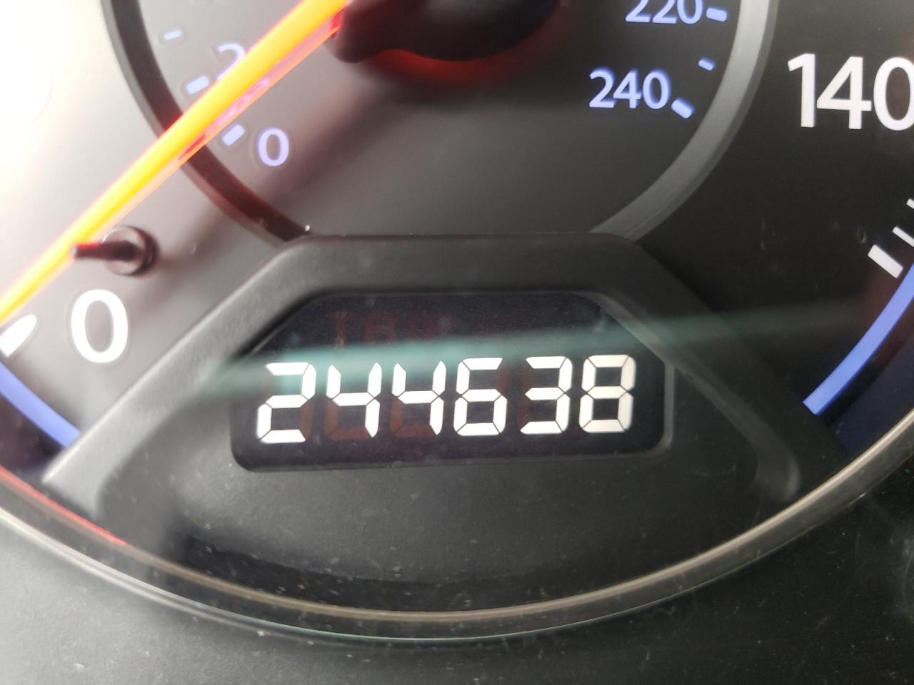Photo 8 from auction – 2004 HONDA CIVIC LX with VIN 2HGES16554H584231